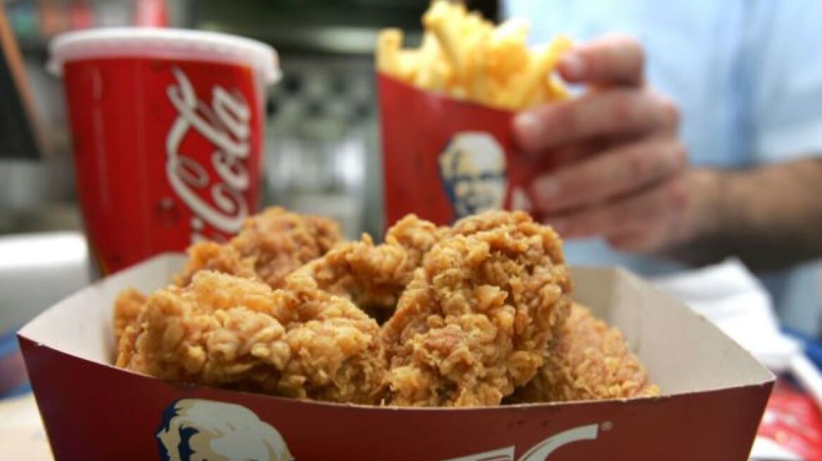 Το «λουκέτο» στα KFC προκαλεί... στερητικό σύνδρομο στους Βρετανούς - Καλούν μέχρι και την αστυνομία!