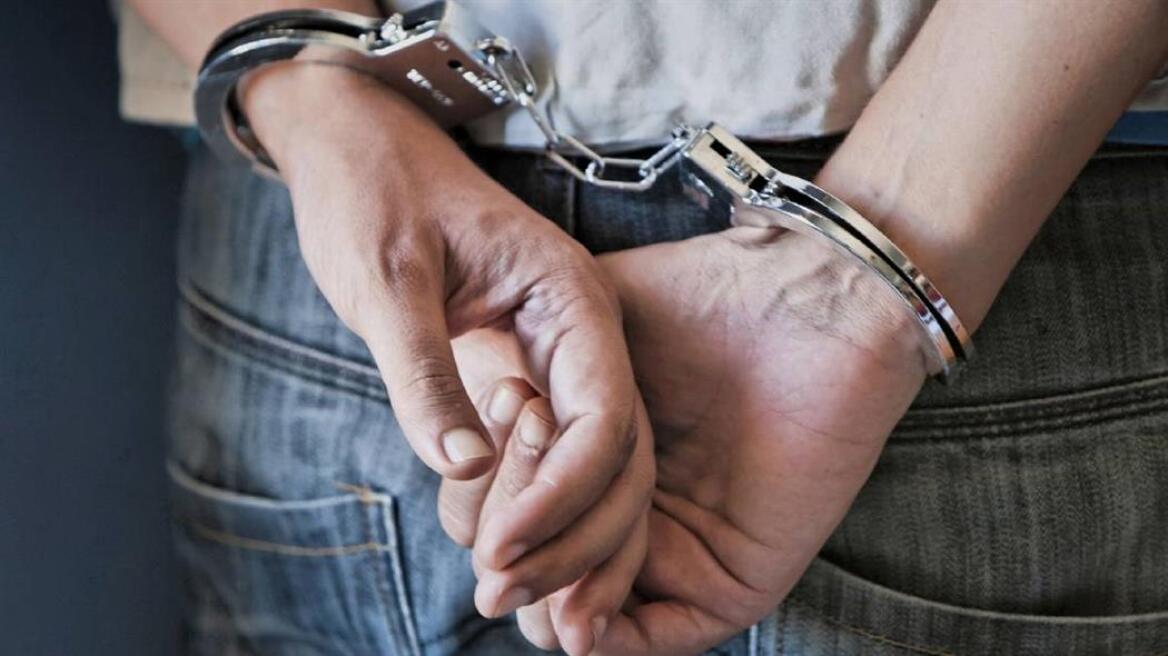 Έλληνας συνελήφθη για 19 κλοπές στην Κέρκυρα