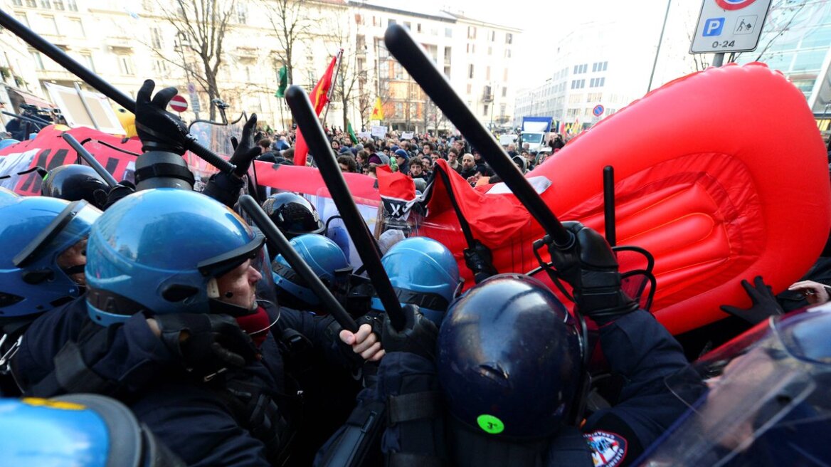 Ιταλία:  Συγκρούσεις της αστυνομίας με ακροαριστερούς διαδηλωτές στο Μιλάνο