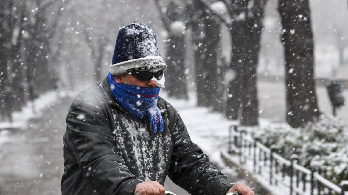 Φαινόμενο «Μόσχα-Παρίσι»: Η Ευρώπη αντιμέτωπη με κύμα σιβηρικού ψύχους