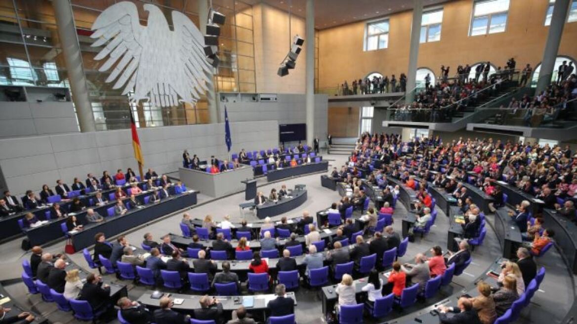 Μετά τον Σόιμπλε το... χάος: Με έγκριση της γερμανικής βουλής οι αποφάσεις του υπ. Οικονομικών