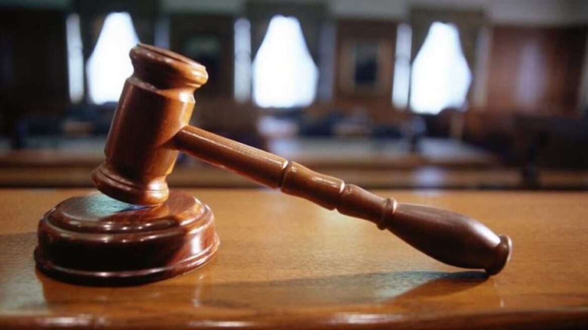 Πέντε δικαστές τάσσονται υπέρ της παραμονής της υπόθεσης Νovartis στους ανακριτές διαφθοράς
