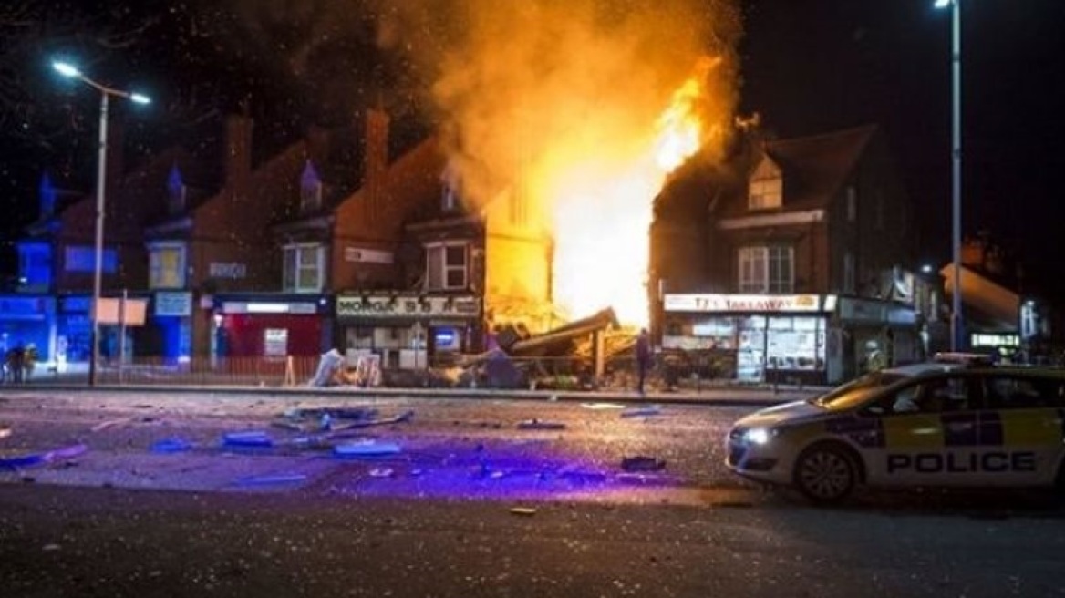 Βρετανία: Τρεις συλλήψεις στις έρευνες για την αιματηρή έκρηξη στο Λέστερ