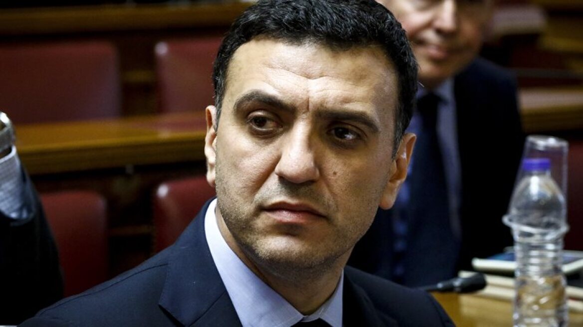 Greek Defence Minister Kammenos calls ND shadow Minister Kikilias for urgent briefing