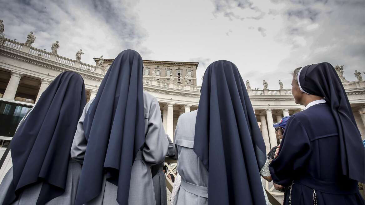 Σταματήστε να εκμεταλλεύεστε τις μοναχές: Περιοδικό στο Βατικανό «καρφώνει» τη Ρωμαιοκαθολική εκκλησία