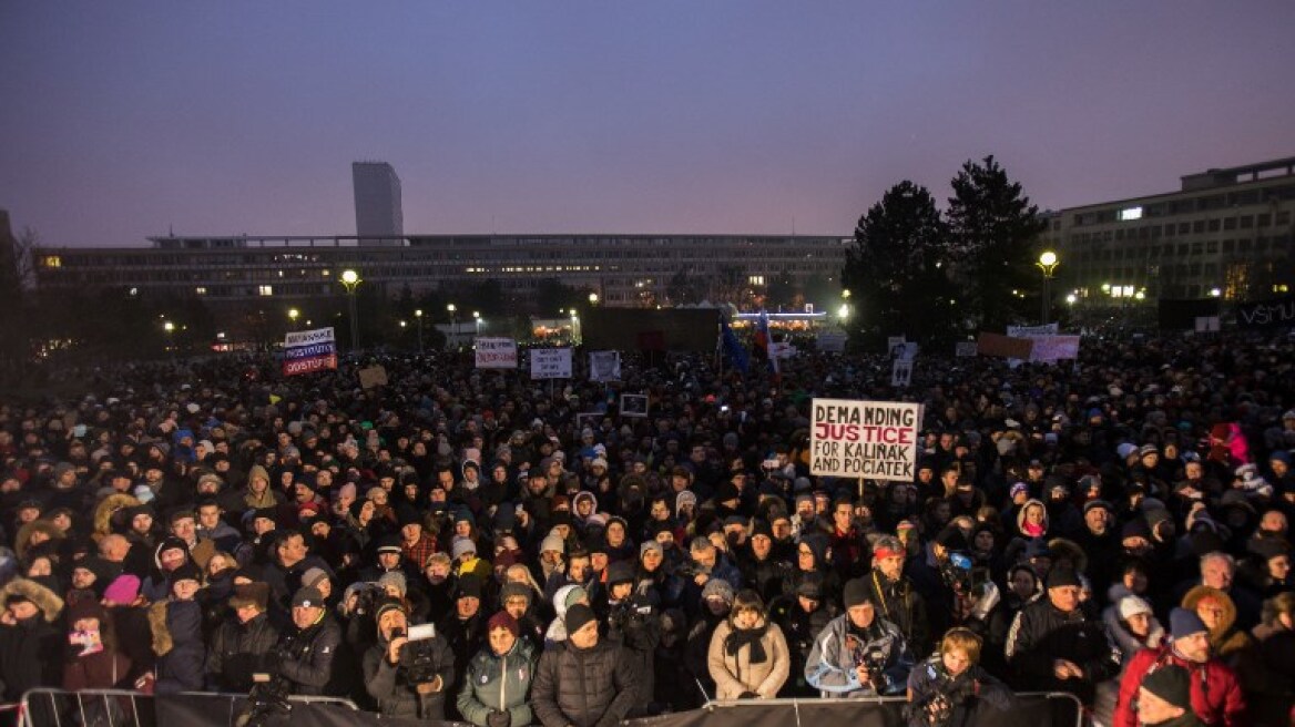 Σλοβακία: Χιλιάδες διαδηλωτές για το δημοσιογράφο που δολοφονήθηκε