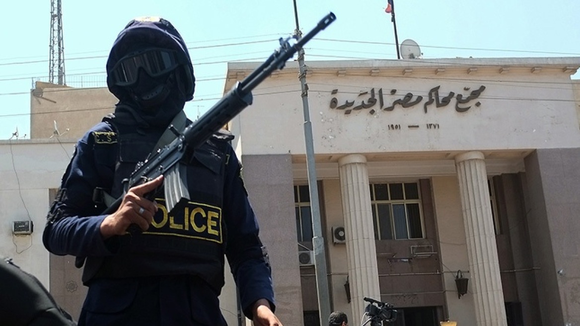 Αίγυπτος: 4 στρατιωτικοί και 10 τζιχαντιστές σκοτώθηκαν στο Σινά