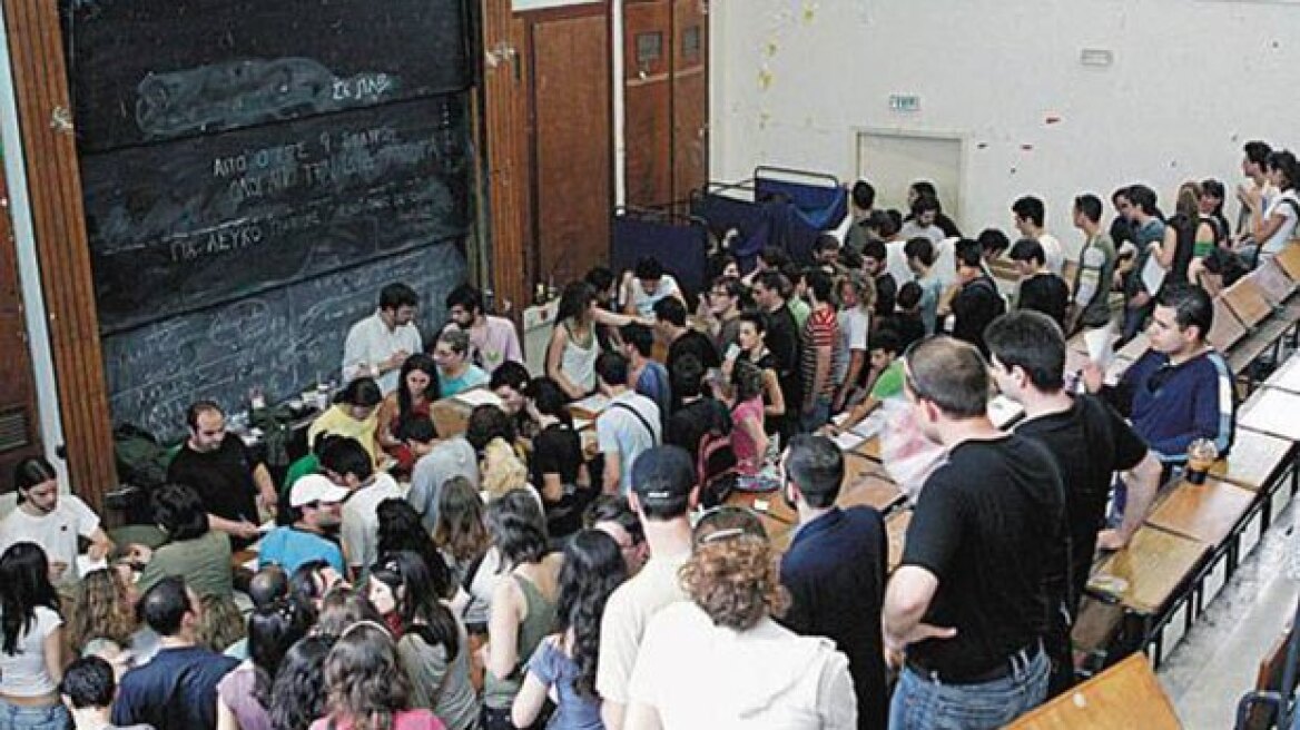 Νέος νόμος Γαβρόγλου ανοίγει τον δρόμο για μετεγγραφές στα κεντρικά Πανεπιστήμια