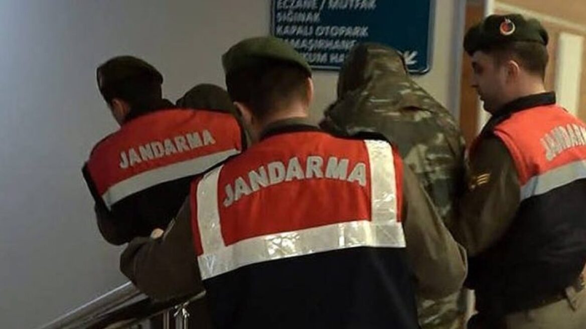 Handelsblatt: Η σύλληψη των στρατιωτικών πιθανή αιτία κλιμάκωσης της κρίσης ανάμεσα σε Τουρκία-Ελλάδα