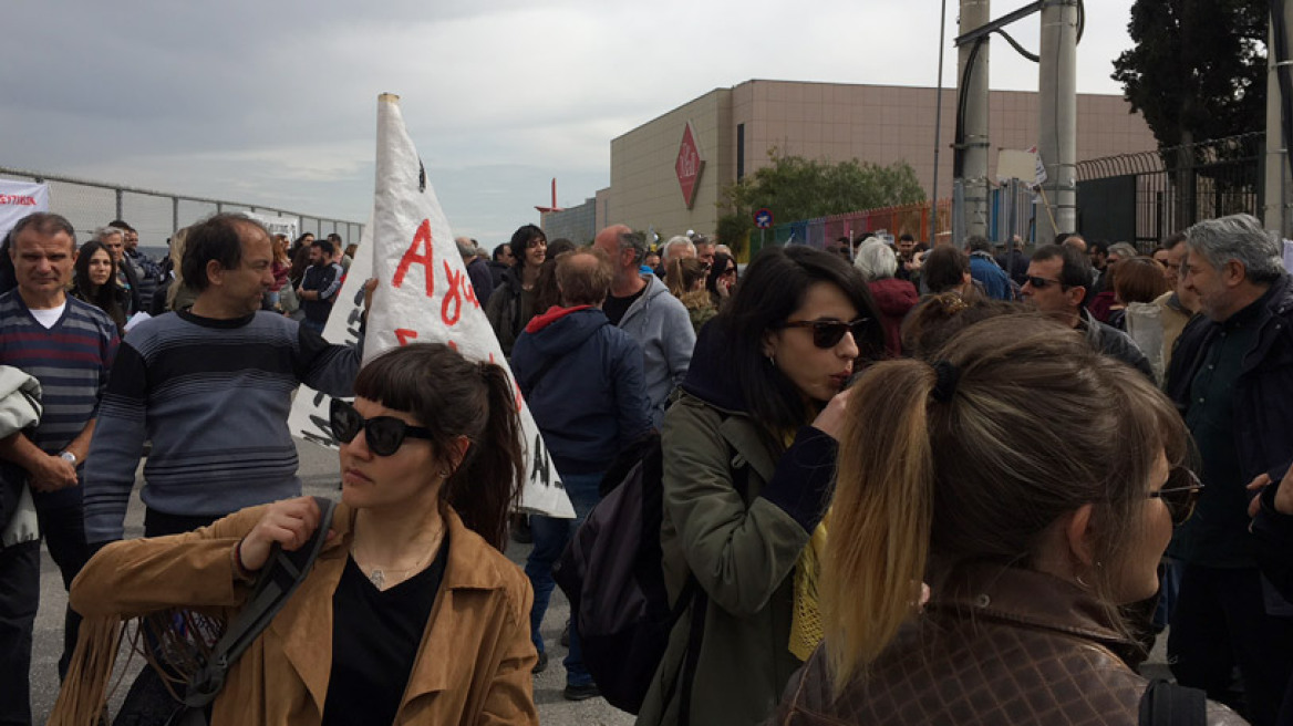 Διαμαρτυρία εκπαιδευτικών στο υπ. Παιδείας: Ζητούν «τέλος στην εργασιακή ομηρία»
