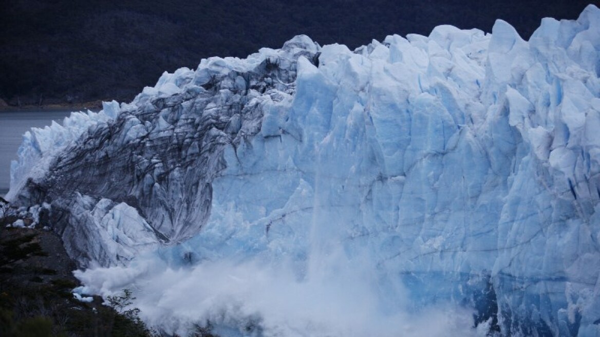 Αργεντινή: Καταρρέει ο τεράστιος παγετώνας Perito Moreno