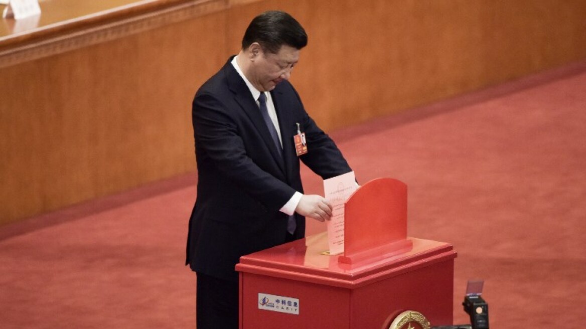 Αυτοκράτορας της Κίνας ο Σι Τζιπίνγκ: Το κοινοβούλιο τον έχρισε πρόεδρο εφ' όρου ζωής