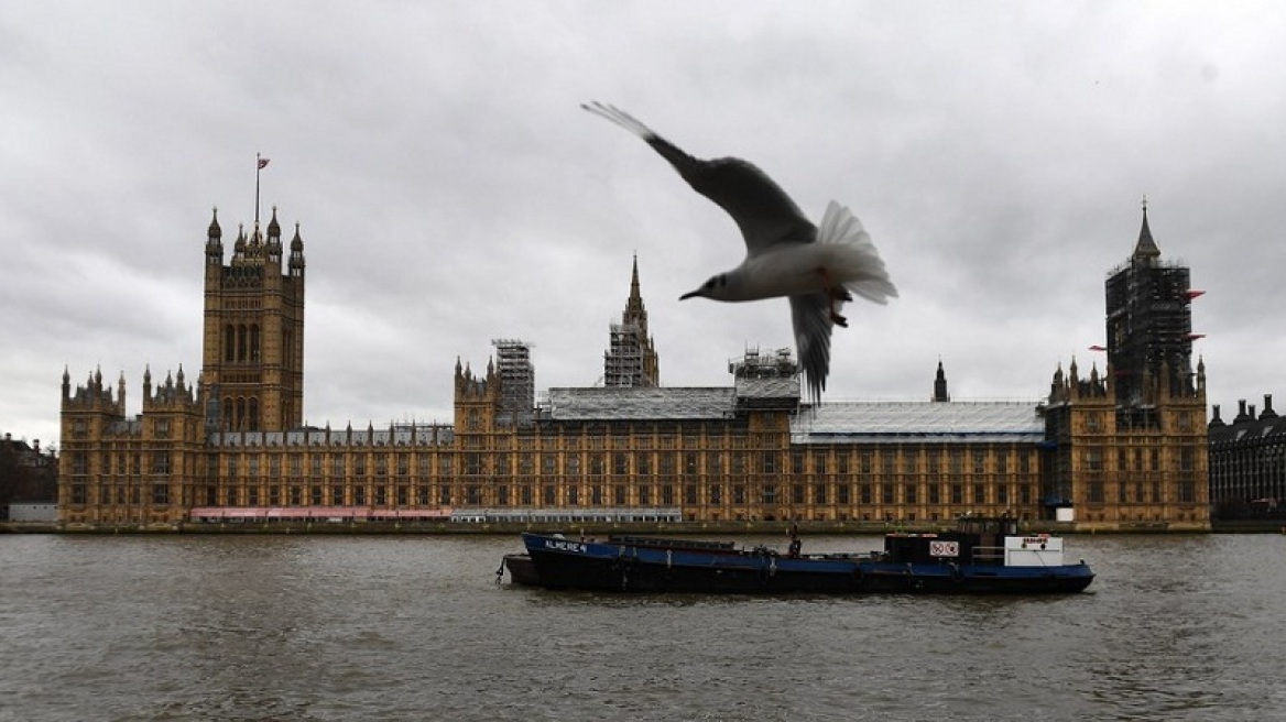 Βρετανία: Αποκλείστηκε το κοινοβούλιο λόγω «ύποπτης ουσίας» - Στο νοσοκομείο δύο άτομα