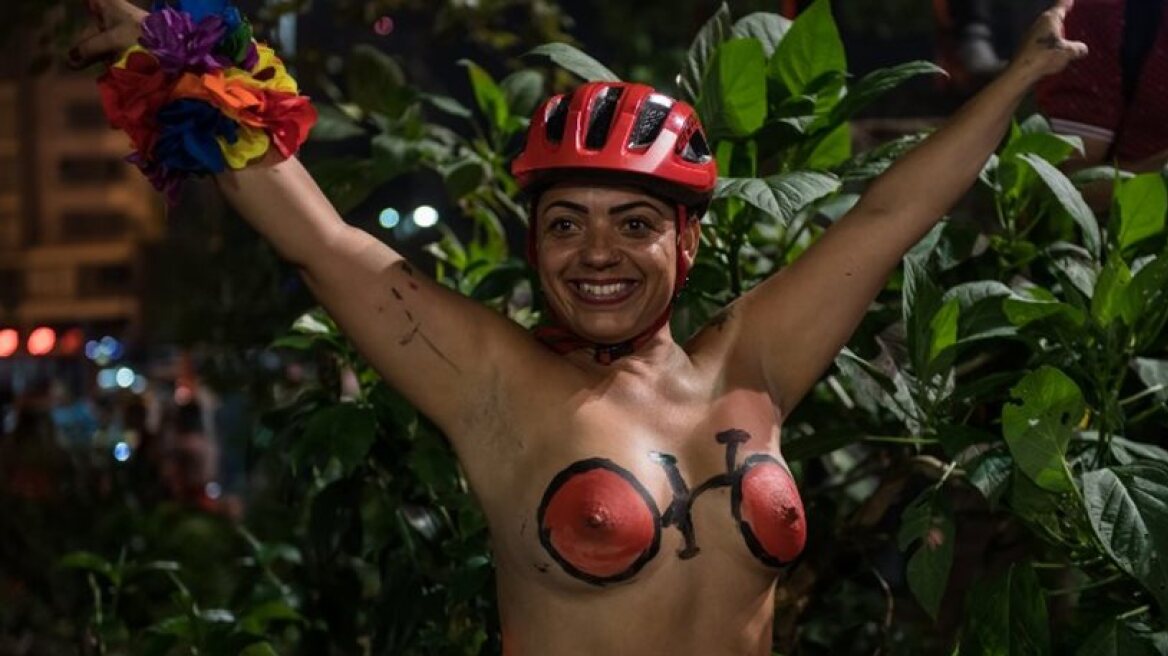 Brazilian cyclists protest naked against reckless driving (photos-video)