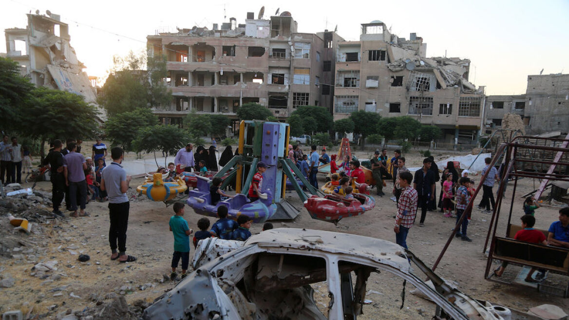 Συρία: Τουλάχιστον 70 άμαχοι αποχώρησαν από την ανατολική Γούτα