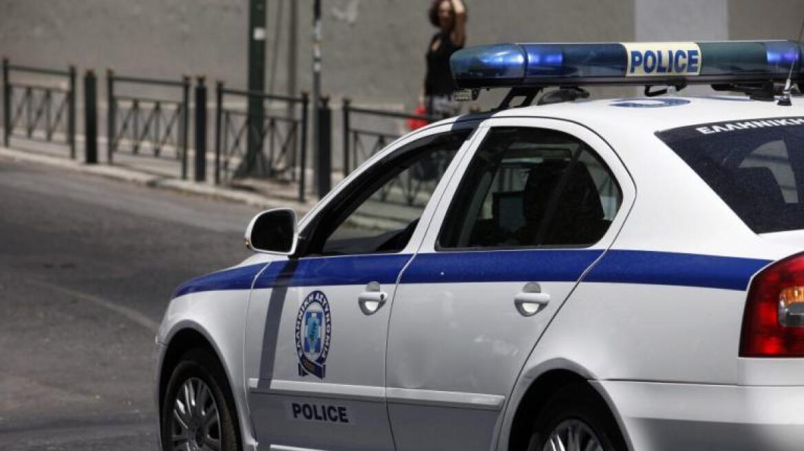 Άγρια επίθεση στη Νίκαια: Κουκουλοφόροι μαχαίρωσαν 17χρονο μέσα στο σπίτι του!
