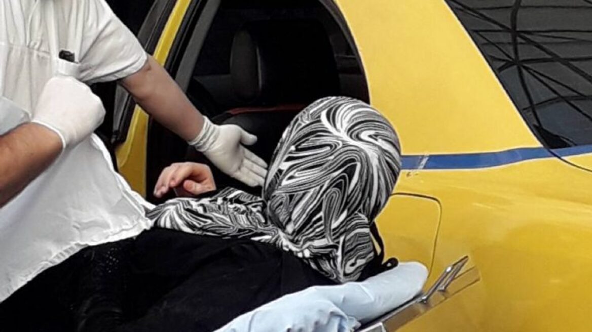 Πέραμα: Γυναίκα γέννησε μέσα σε… ταξί