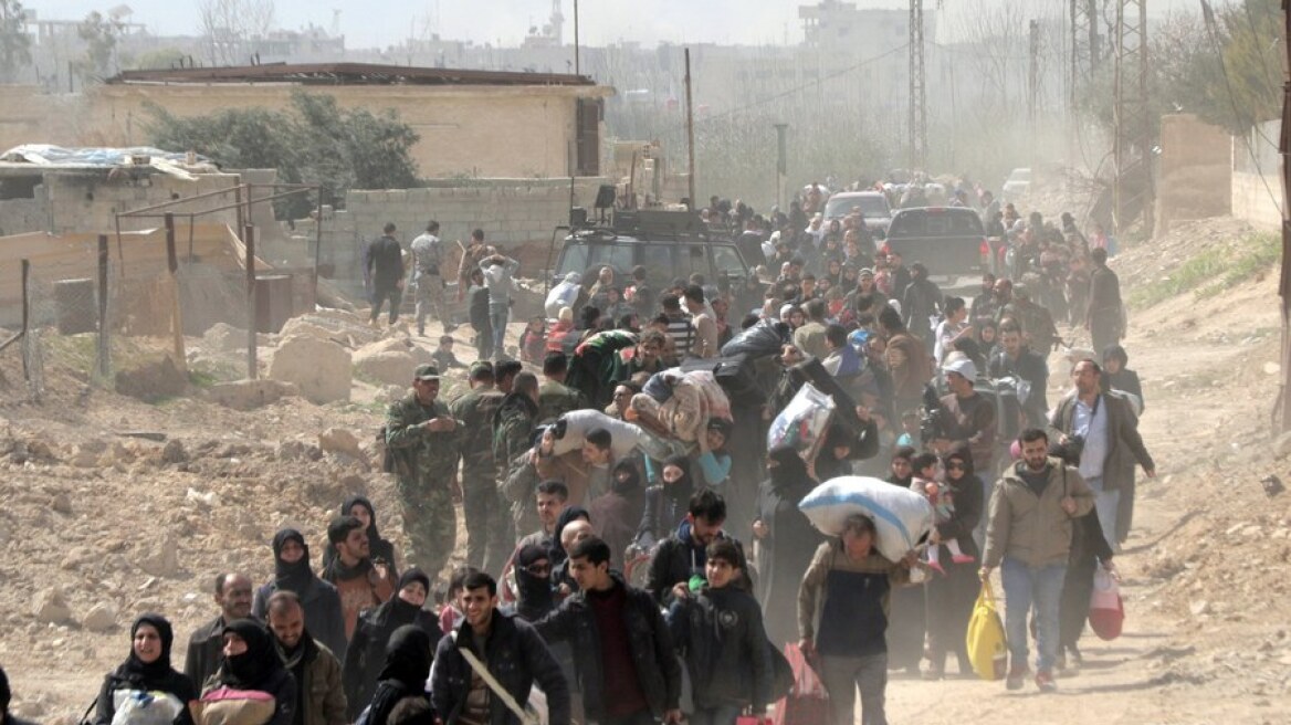 Συρία: Η μεγάλη έξοδος στην ανατολική Γούτα - Τουλάχιστον 12.500 άμαχοι την εγκατέλειψαν