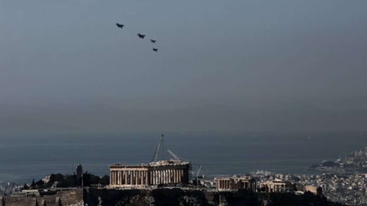 HAF fighter jets soared over Athens skies at noon