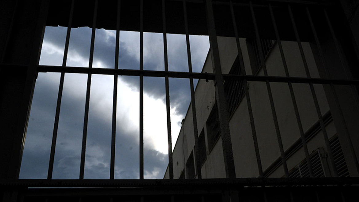 Αλβανός καταδικάστηκε σε ποινές 108,5 ετών και έμεινε στη φυλακή μόλις 8,5 χρόνια
