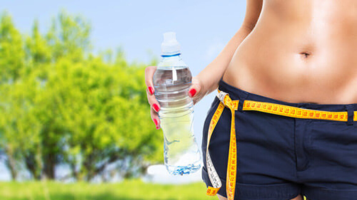 Αδυνάτισμα με νερό: Τα οφέλη του στην απώλεια βάρους 