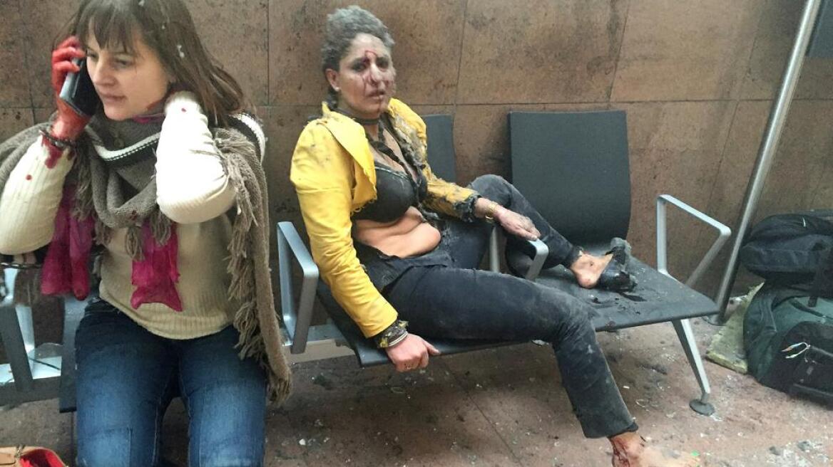 Βρυξέλλες: Η αεροσυνοδός σύμβολο των τρομοκρατικών επιθέσεων ψάχνει τον άνθρωπο που την έσωσε