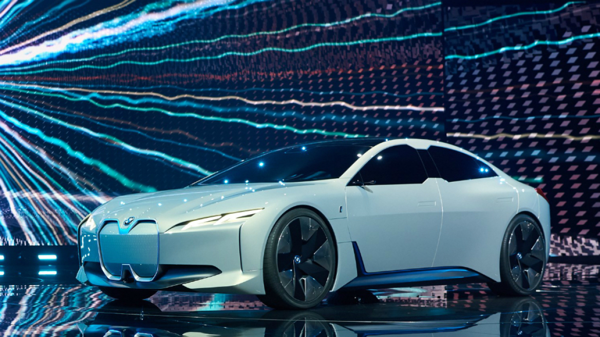 Η BMW ετοιμάζει το i4 με αυτονομία 600 χιλιομέτρων 