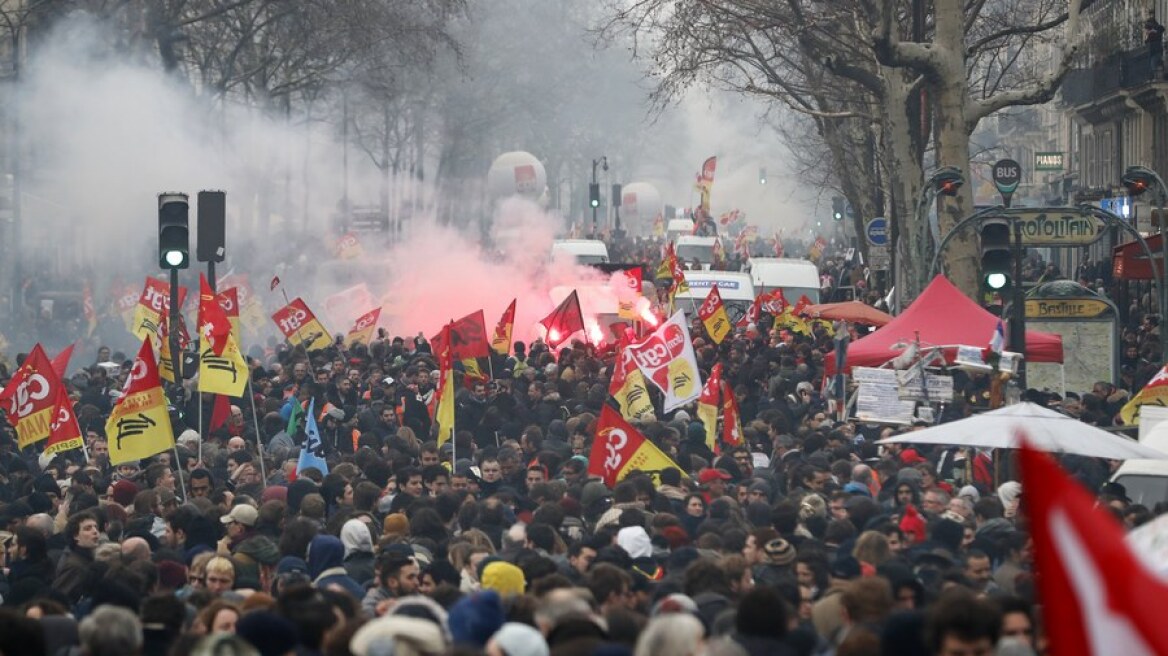 Γαλλία: 400.000 δημόσιοι υπάλληλοι βγήκαν στους δρόμους ενάντια στις μεταρρυθμίσεις Μακρόν
