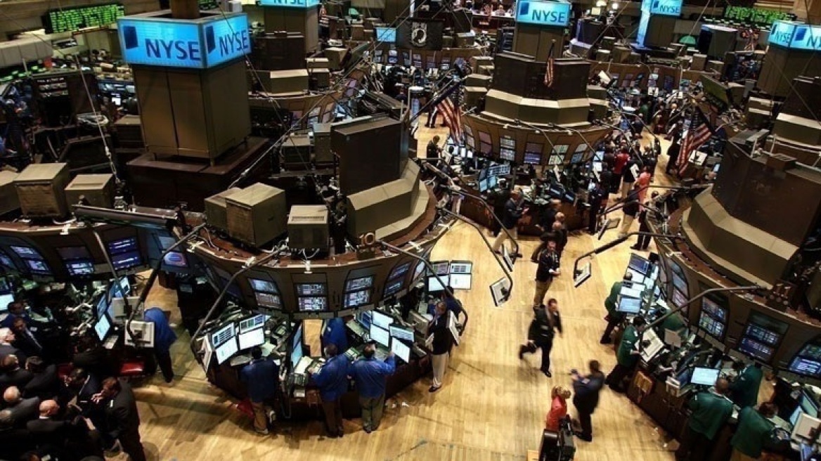 Wall Street: «Βουτιά» στους μεγάλους δείκτες υπό τον φόβο εμπορικού πολέμου