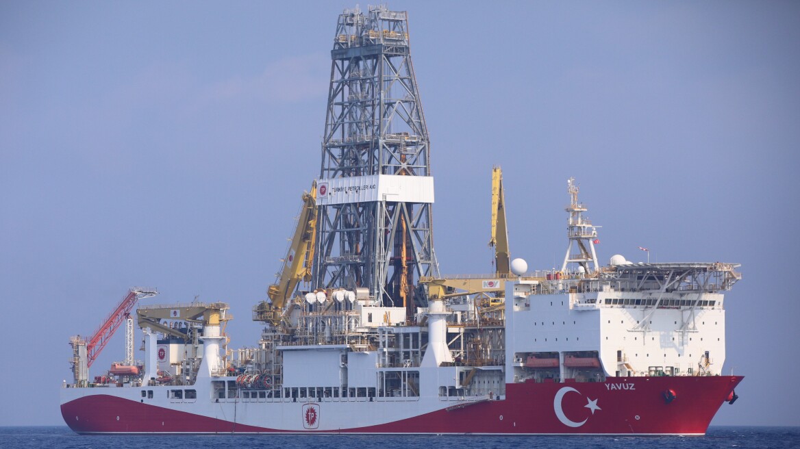 yavuz_turkey_drilling_ship