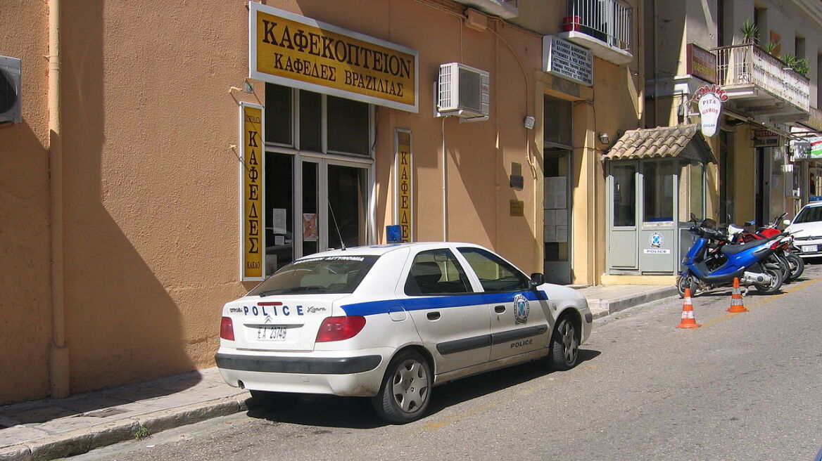 1280px-Corfu_police_car_2006-09-24