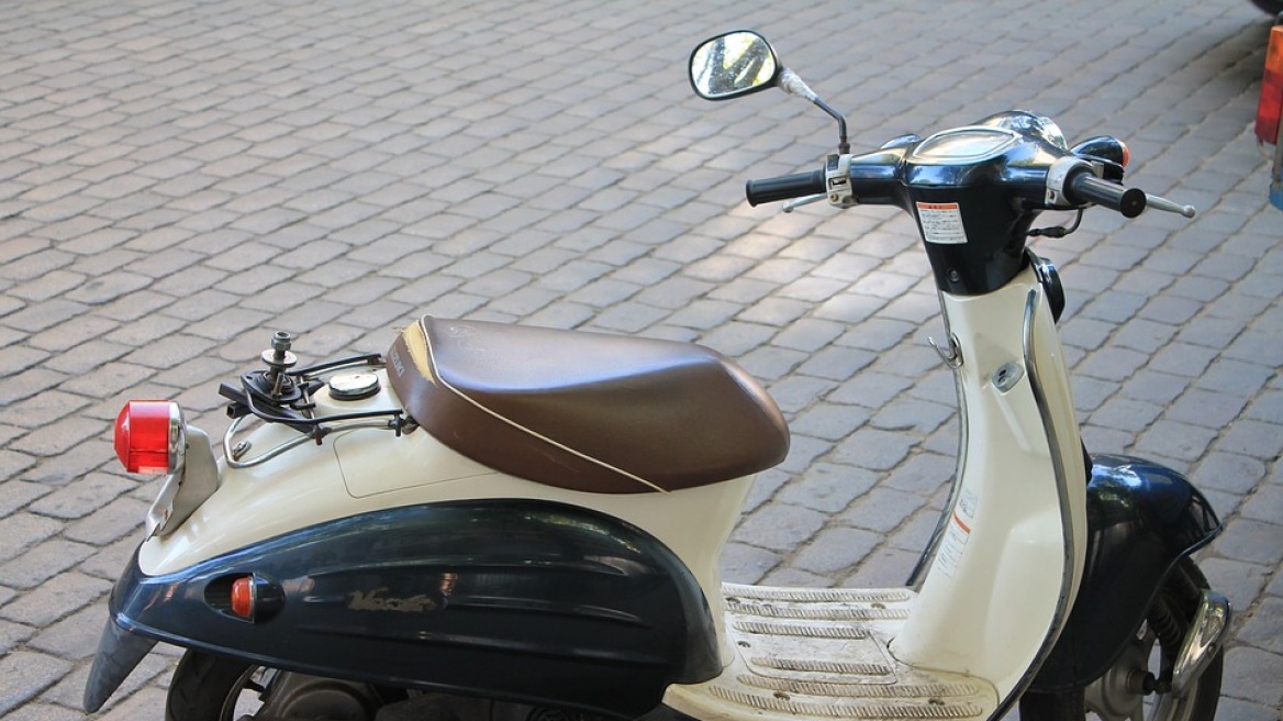 moped-3427217_960_720