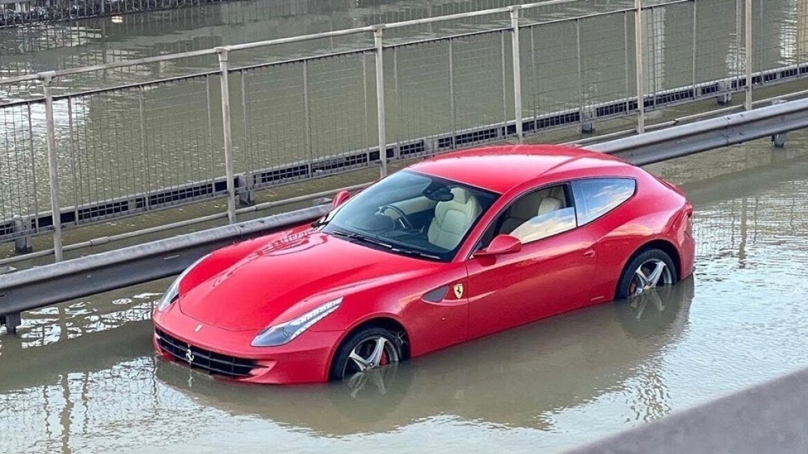 200710144925_Ferrari-FF-Flood-2