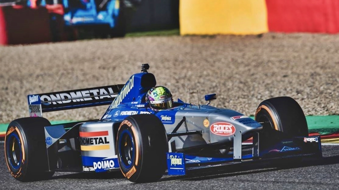 Formula_1_Minardi_V10_Engine_1