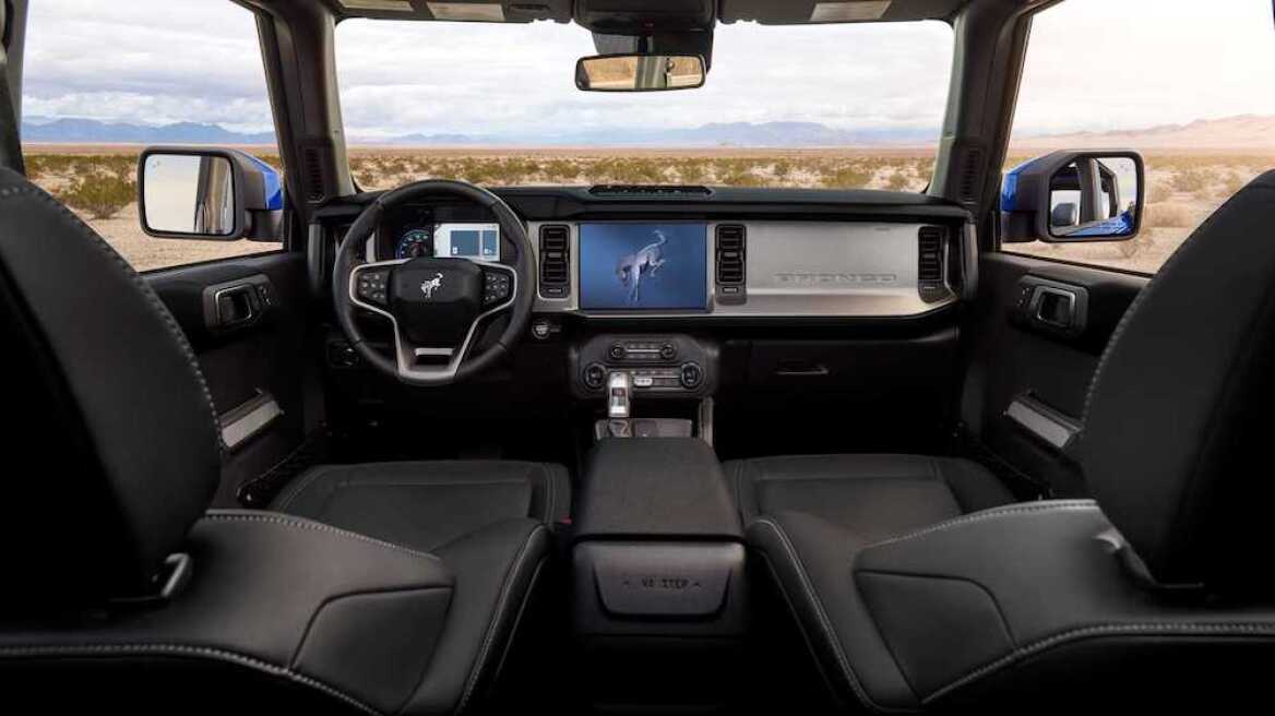 210120114024_Ford-Bronco-interior-4