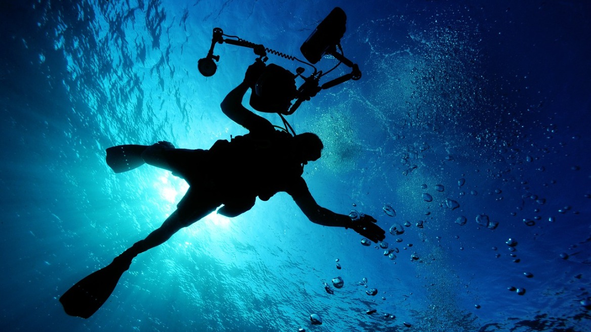 scuba-diving-79606_1280