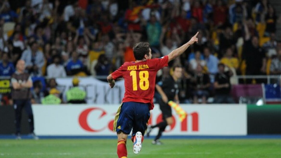 Jordi_Alba_goal_celebration_Euro_2012_final