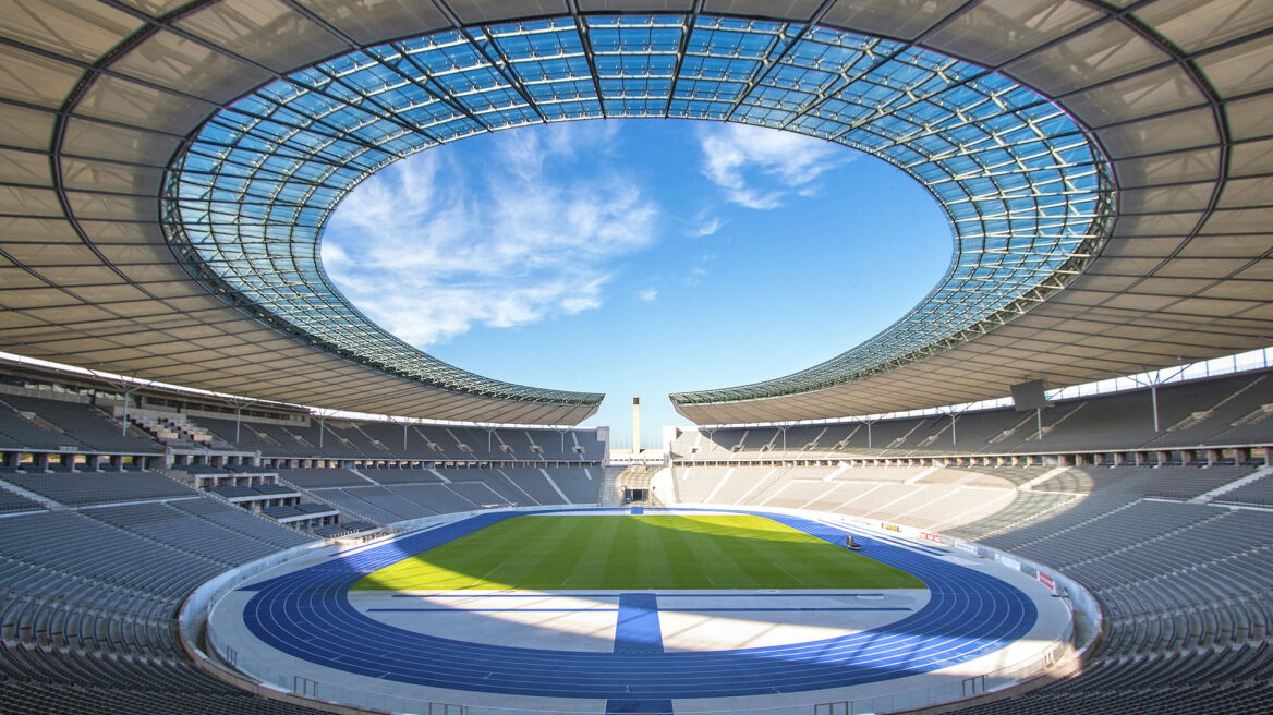 1920px-Olympiastadion_Berlin_Sep-2015