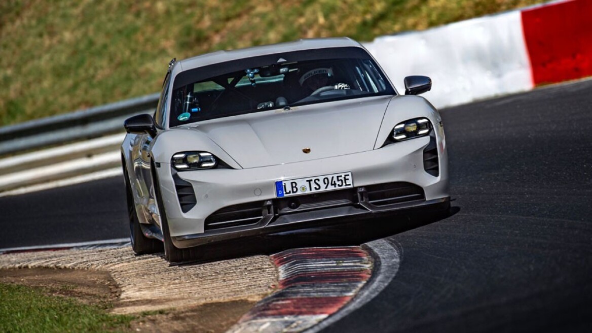 220810125839_Porsche-Taycan-Nurburgring-1