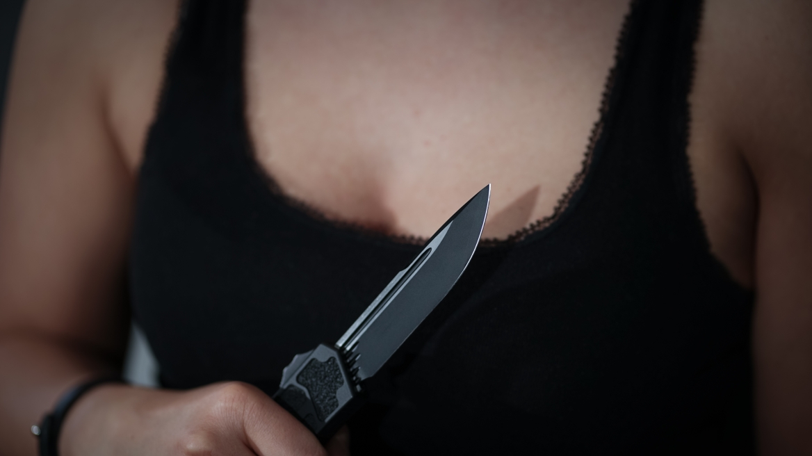 woman_knife