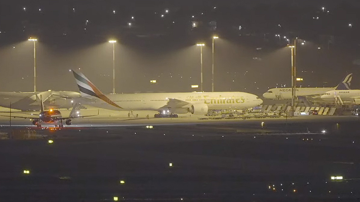 emirates-209-parked-m1