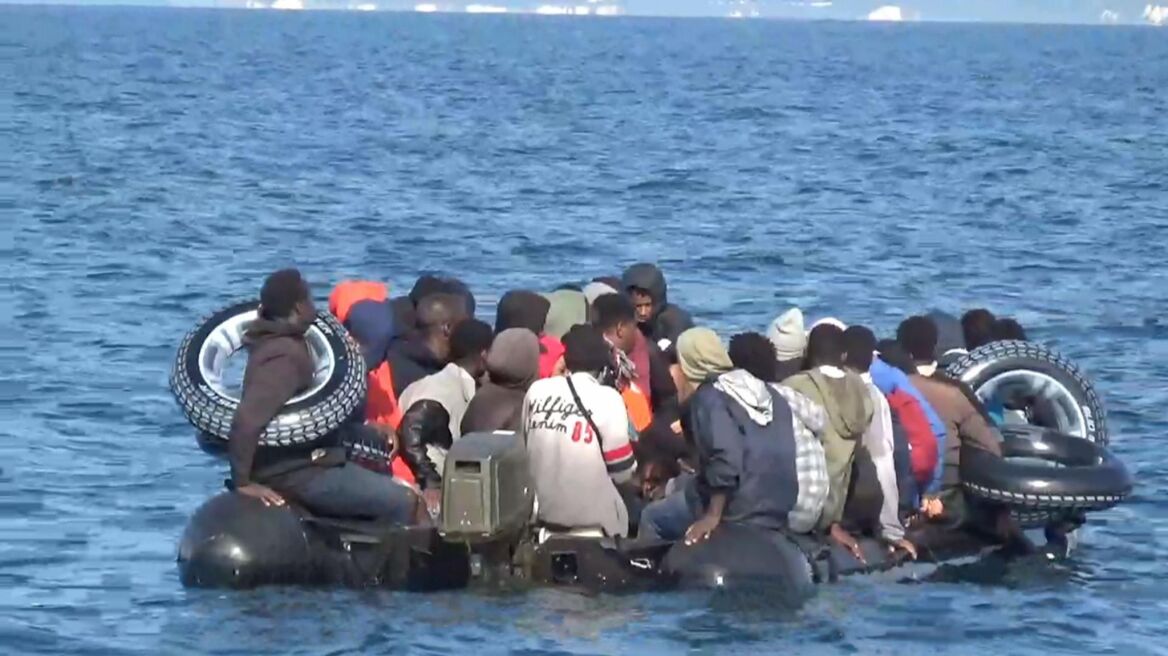 skynews-migrants-tyres-channel_5468737