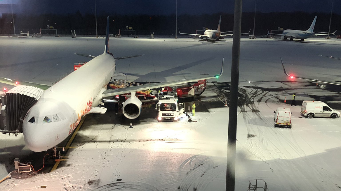 manchester_airport_snow