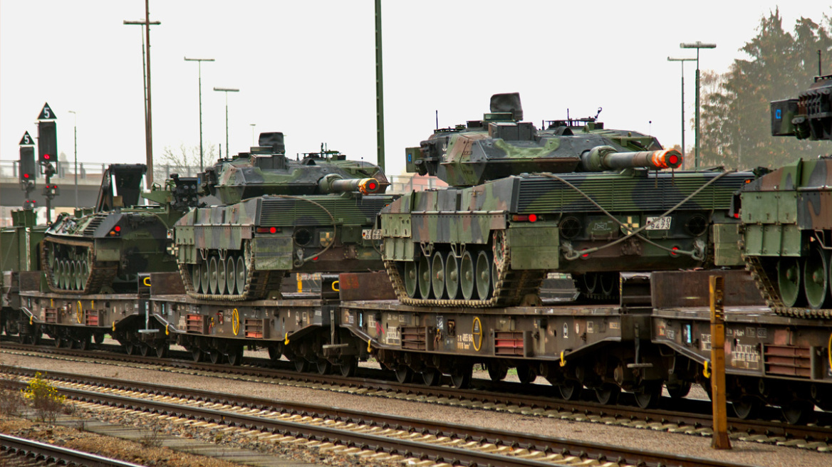 leopard-2-on_cargo_train-m