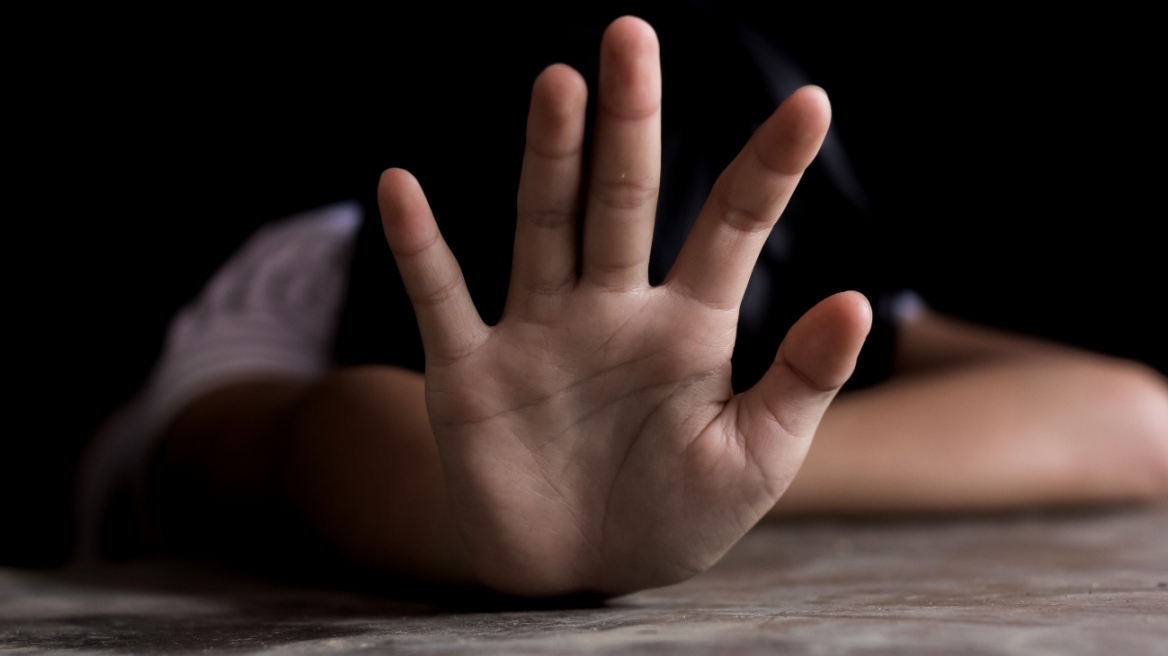 Ηράκλειο: Σε αργία ο γιατρός που κατηγορείται για τον βιασμό του ανήλικου  αγοριού