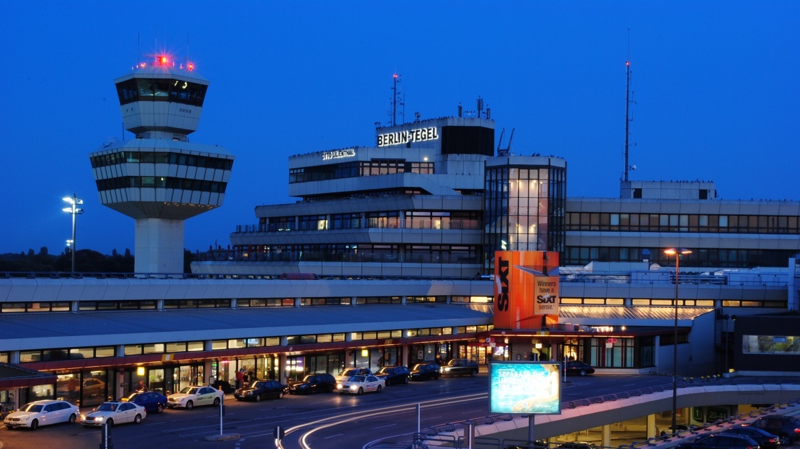 Flughafen_Tegel_Tower_und_Hauptgebaude
