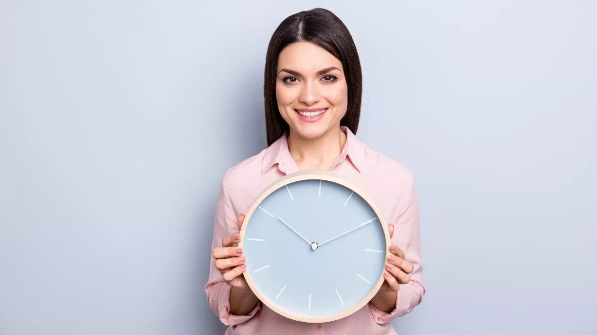 woman_clock_time