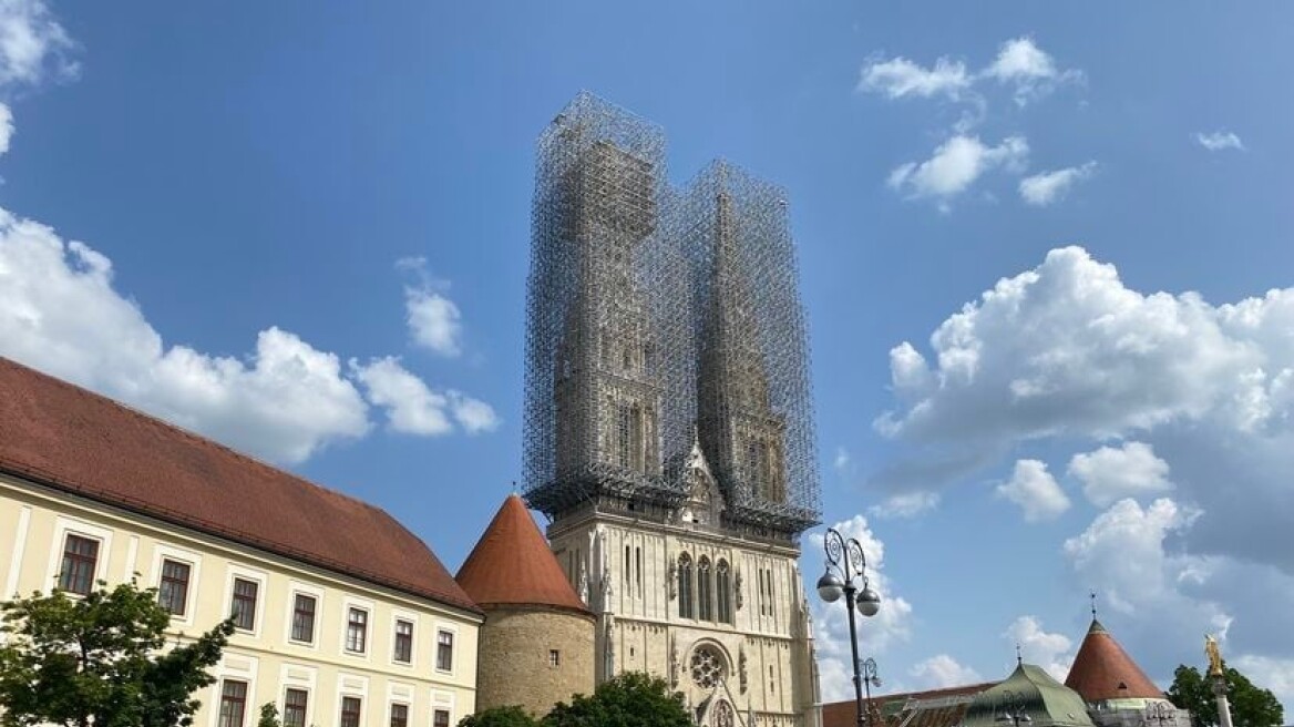 Zagreb-cathedral-scaffolding-1