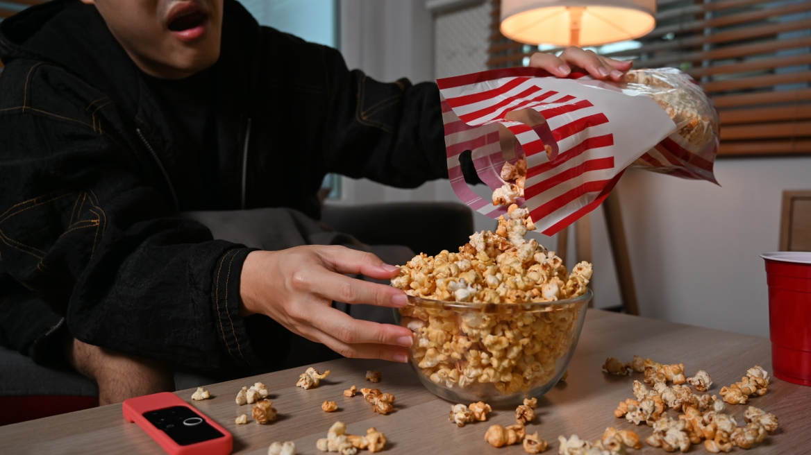 man-eating-popcorn