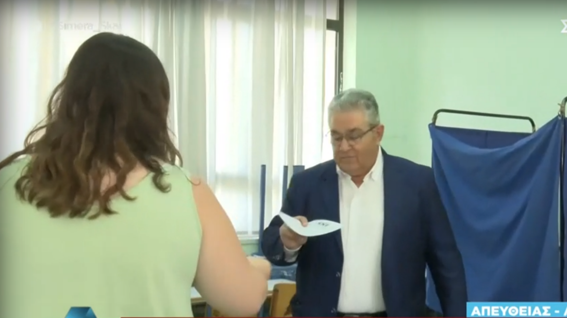 Γκάφα στη Λαμία – Δεν έδωσαν ψηφοδέλτιο του ΚΚΕ στον Δημήτρη Κουτσούμπα – «Θα γίνετε viral»